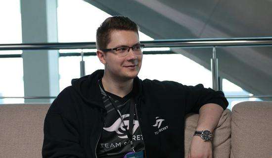 跳水运动发 跳水运动发