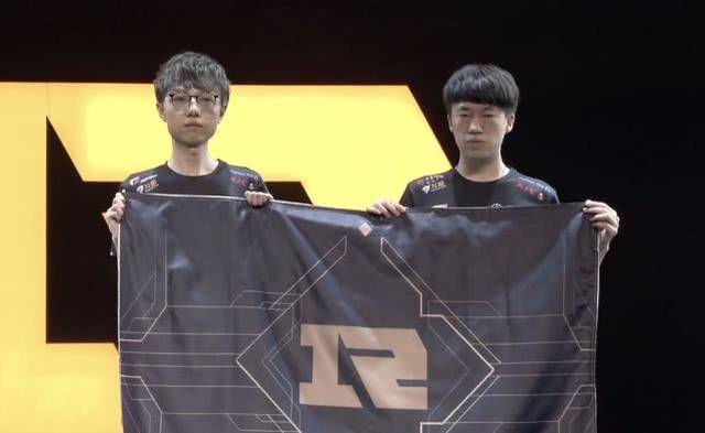 士队球衣为 士队球衣为